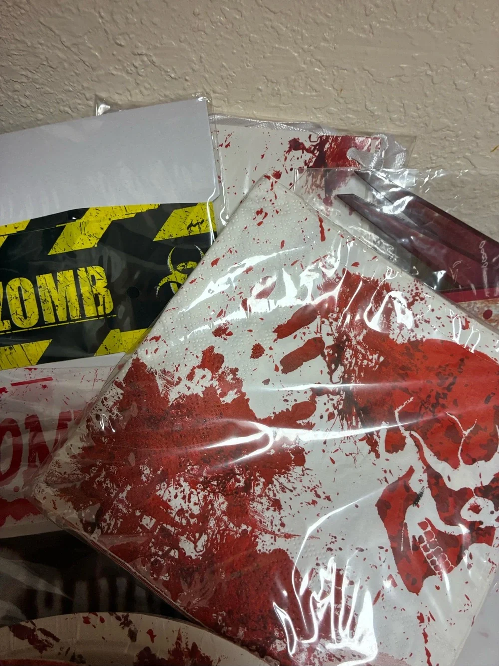 Blood-Splatter Halloween Party Tableware/ Decor Set